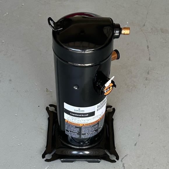 Copeland Scroll Compressor, Model Number: ZR18K5E-PFV-800 - Picture 1 of 10